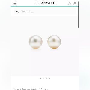 Tiffany & CO signature Pearls Stud earrings